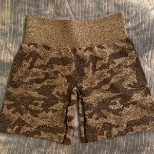 NVGTN black camo seamless shorts